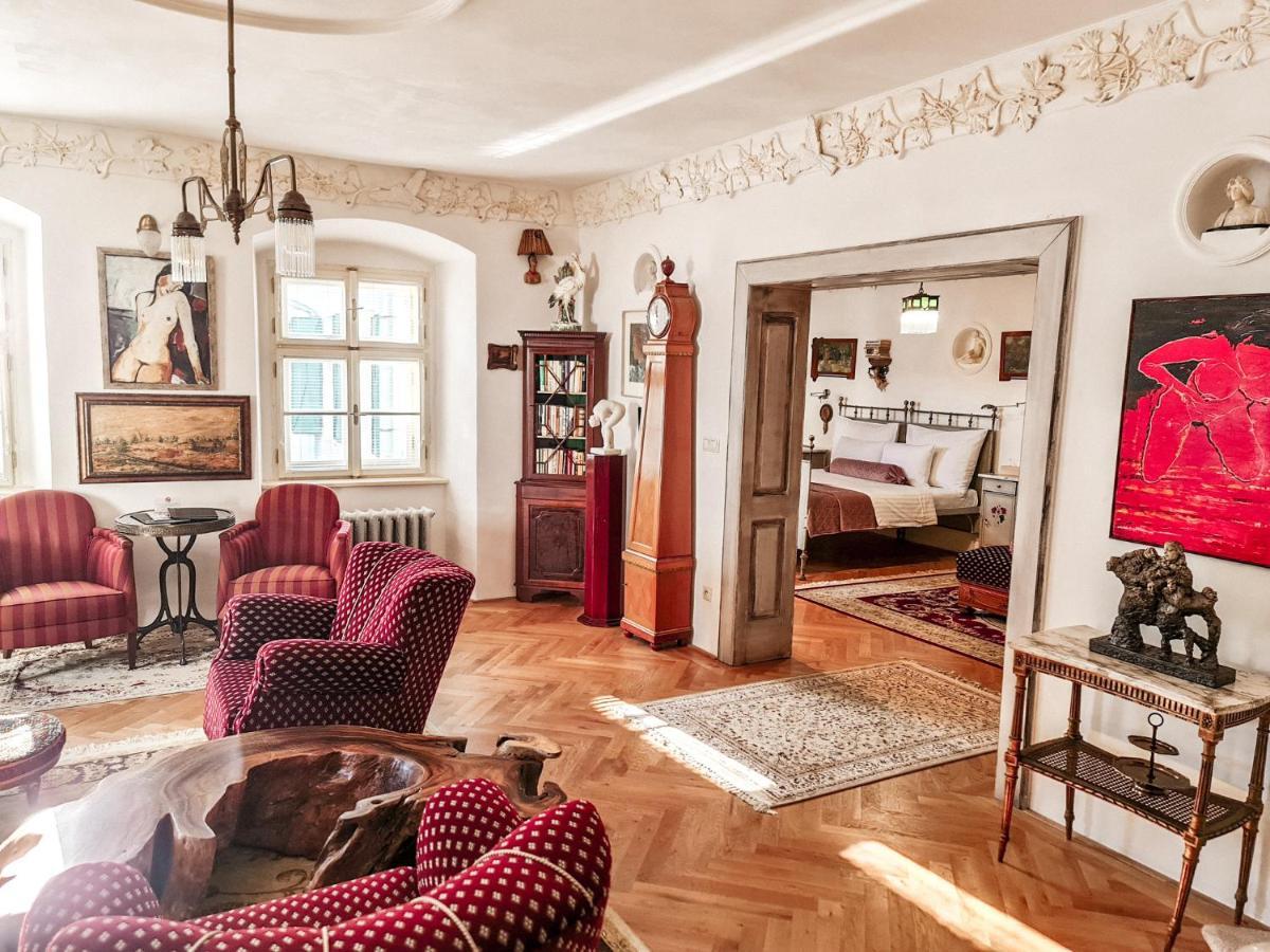 Divna Pani Luxury Gallery Hotel 5*